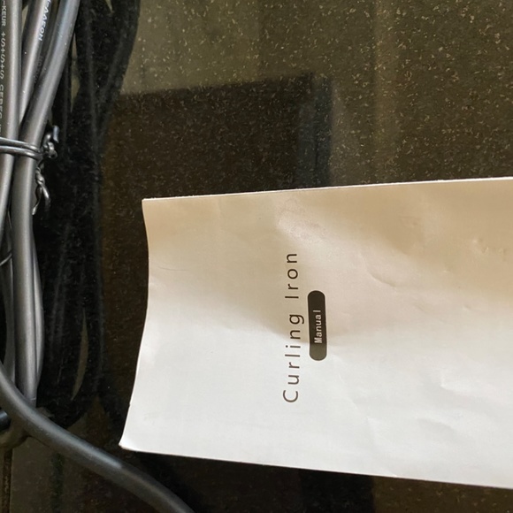 PROFESSIONAL CURLING IRON 3/4 Iinches - Picture 11 of 16